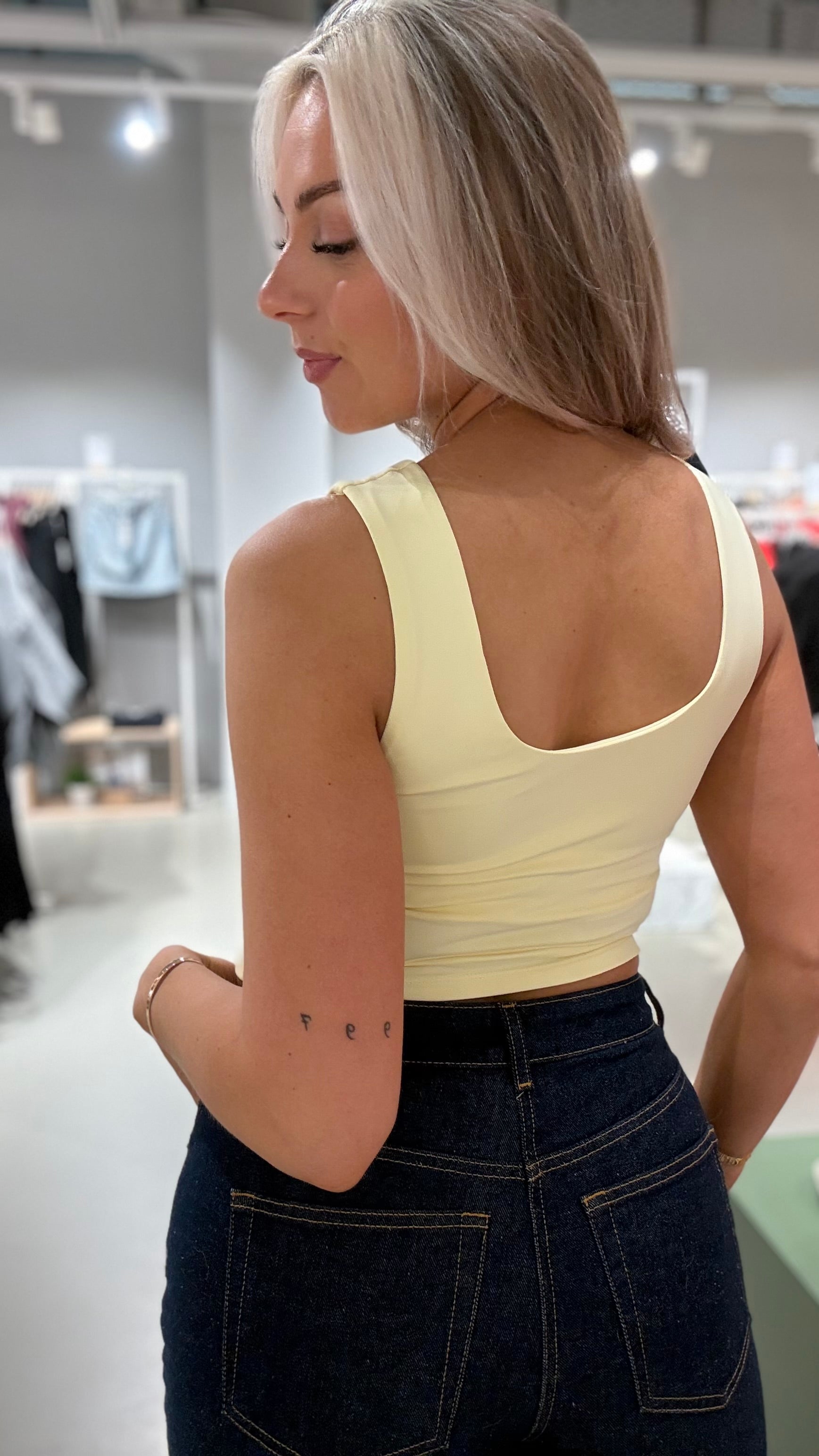 VIKENZA Tank-Top - Pastel Yellow